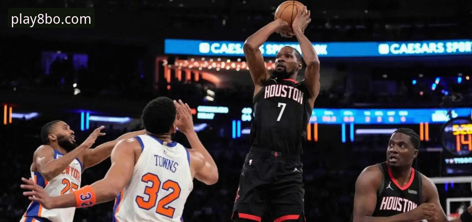 火箭主场大胜尼克斯：一场攻防节奏的深度解析